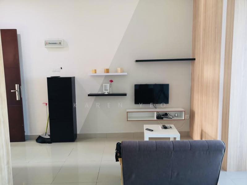 Kediaman Servis untuk Dijual di Palazio - Karen Yeo - Living Room - PropertyGuru.com.my