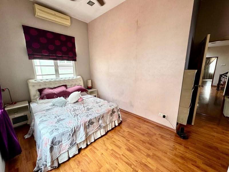 Rumah Banglo untuk Dijual di Bandar Putra Permai (Seri Kembangan) - Ashraff Daniel - Bedroom - PropertyGuru.com.my