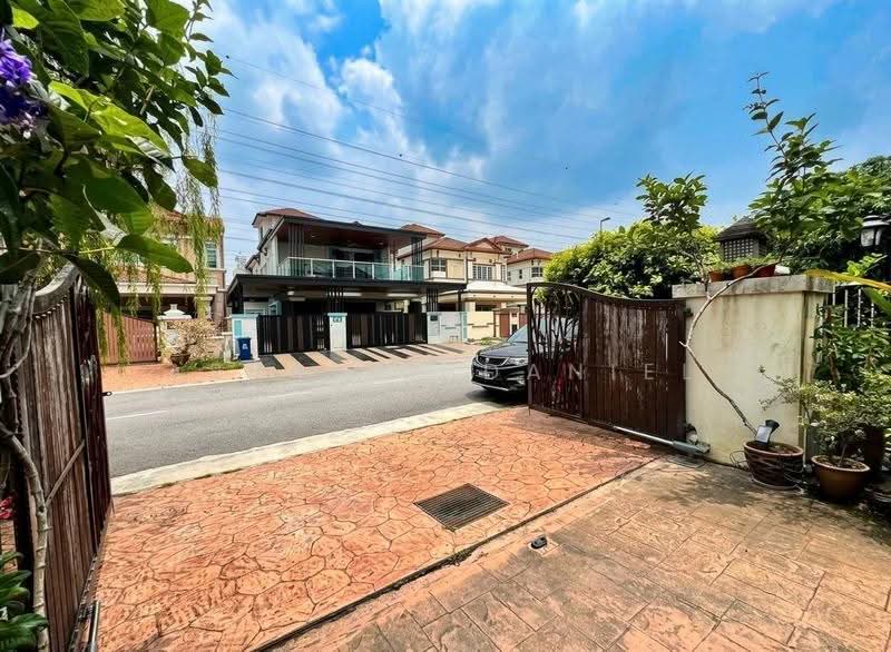 Rumah Banglo untuk Dijual di Bandar Putra Permai (Seri Kembangan) - Ashraff Daniel - Exterior - PropertyGuru.com.my