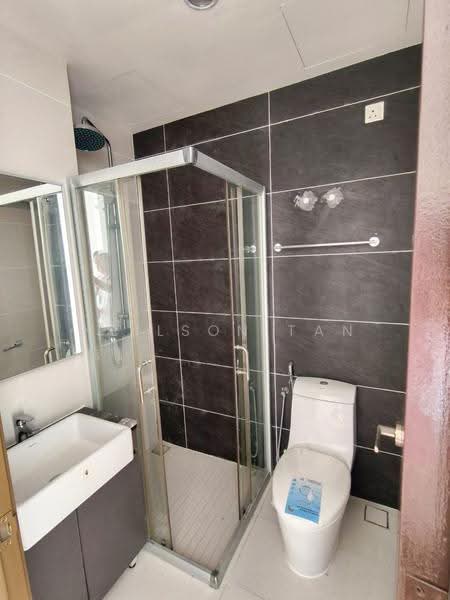 Condominium for Sale at Bay Point @ Country Garden Danga Bay - Neilson Tan - Bathroom - PropertyGuru.com.my