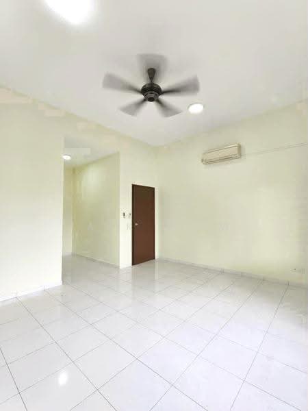 Rumah Teres 2-Tingkat untuk Dijual di Taman Setia Indah (Tebrau) - Zack Chow - Living Room - PropertyGuru.com.my