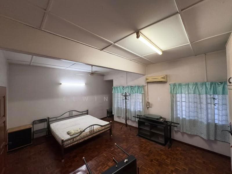 Rumah Teres 2-Tingkat untuk Dijual di Taman Eng Ann (Klang) - Elwin Chok - Bedroom - PropertyGuru.com.my