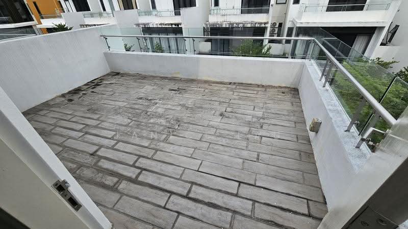3-storey Terraced House for Sale in Taman Tasik Damai (Sungai Besi) - Janice Lau - Balcony - PropertyGuru.com.my