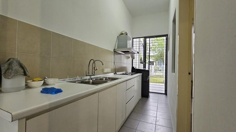 3-storey Terraced House for Sale in Taman Tasik Damai (Sungai Besi) - Janice Lau - Kitchen - PropertyGuru.com.my