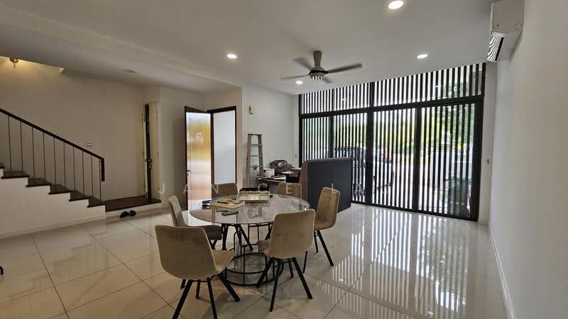 3-storey Terraced House for Sale in Taman Tasik Damai (Sungai Besi) - Janice Lau - Living Room - PropertyGuru.com.my