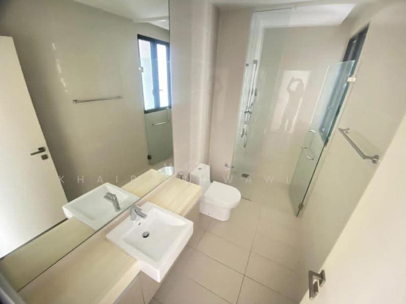 Service Residence for Sale at M City - Muhd Khairulnawawi Kamaruddin - Bathroom - PropertyGuru.com.my