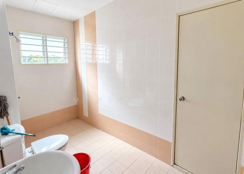 Rumah Teres 2-Tingkat untuk Dijual di Bangi (Selangor) - Mahirah . - Bathroom - PropertyGuru.com.my