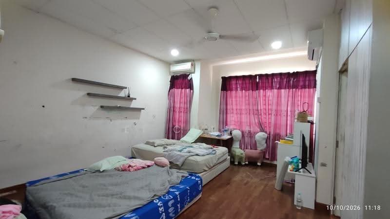 2-storey Terraced House for Sale in Kota Kemuning (Shah Alam) - ET Cheah - Master Bedroom - PropertyGuru.com.my