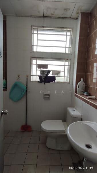 2-storey Terraced House for Sale in Kota Kemuning (Shah Alam) - ET Cheah - Master Bathroom - PropertyGuru.com.my