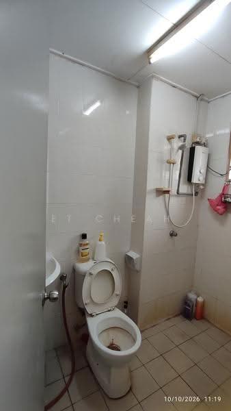 2-storey Terraced House for Sale in Kota Kemuning (Shah Alam) - ET Cheah - Bathroom 1 - PropertyGuru.com.my
