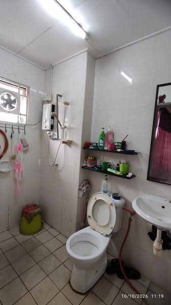 2-storey Terraced House for Sale in Kota Kemuning (Shah Alam) - ET Cheah - Bathroom 2 - PropertyGuru.com.my