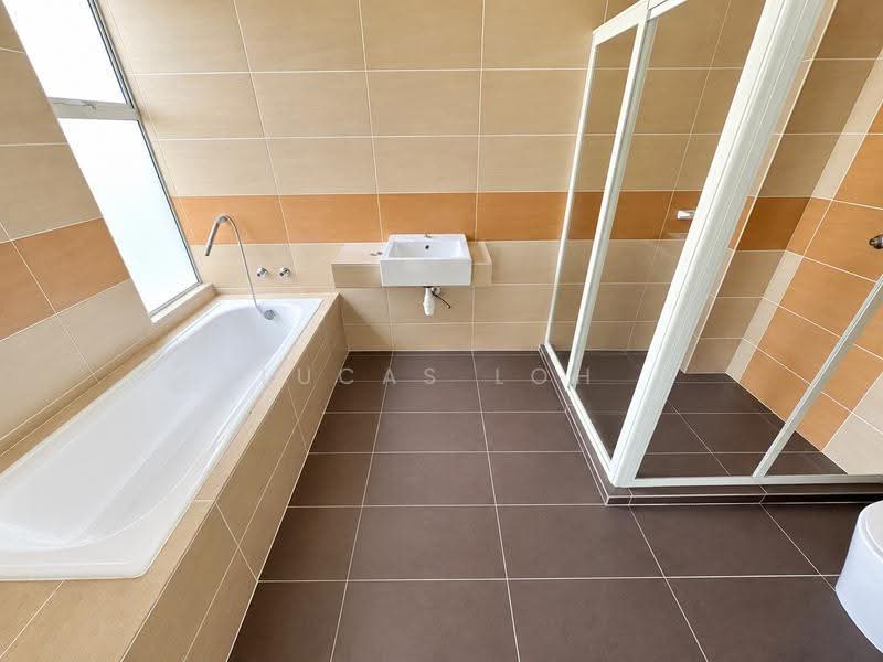 Semi-Detached House for Sale in Bandar Seri Coalfields (Sungai Buloh) - Lucas Loh - Bathroom - PropertyGuru.com.my