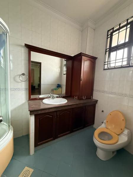 Semi-Detached House for Sale in Taman Sutera (Johor Bahru) - Siew Hui - Bathroom - PropertyGuru.com.my