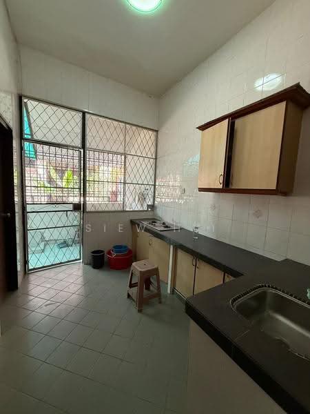 Semi-Detached House for Sale in Taman Sutera (Johor Bahru) - Siew Hui - Kitchen - PropertyGuru.com.my