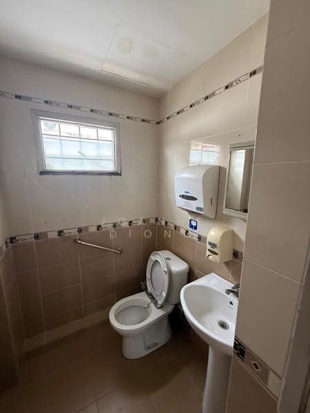 Kedai untuk Disewa di SS17 (Subang Jaya) - Joanne Diong - Bathroom - PropertyGuru.com.my