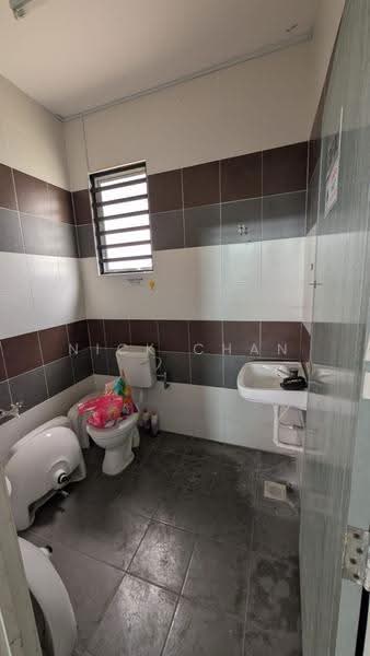 Semi-D Factory for Rent in Kawasan Perindustrian IGB (Ipoh) - Nick Chan - Bathroom - PropertyGuru.com.my
