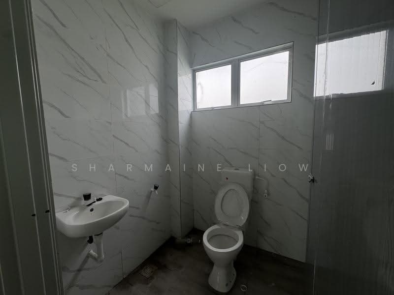Kedai / Pejabat untuk Disewa di Ipoh (Perak) - Sharmaine Liow - Bathroom - PropertyGuru.com.my