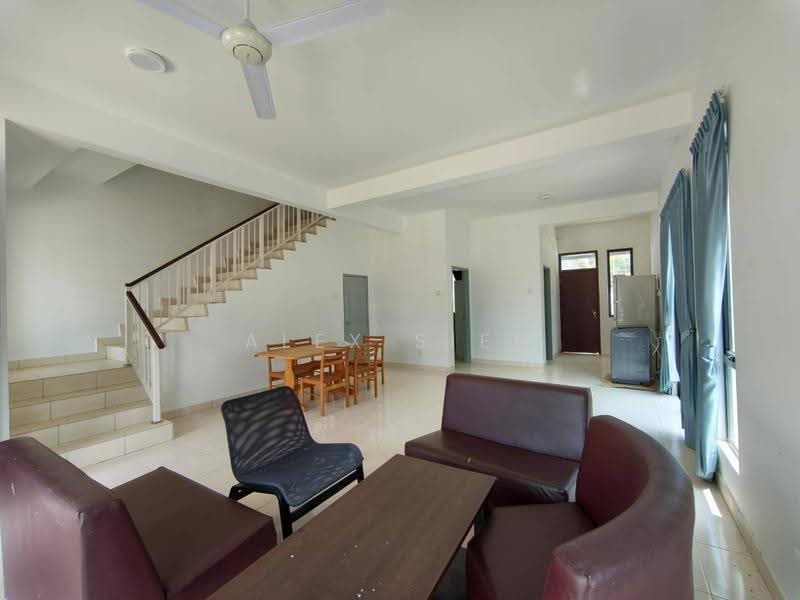 2-storey Terraced House for Rent in Johor Bahru (Johor) - Alex Sieh - Living Room - PropertyGuru.com.my