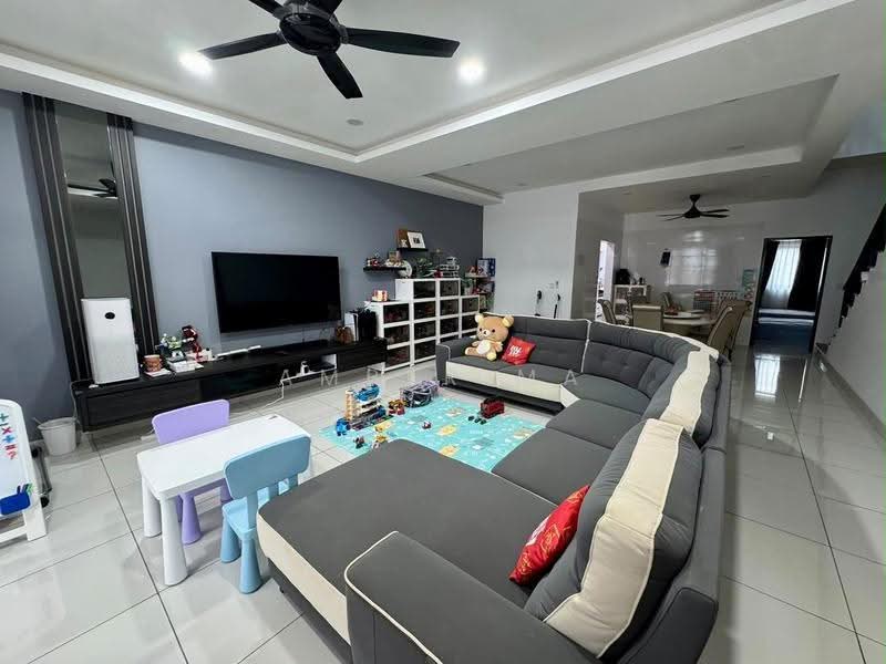 2-storey Terraced House for Sale in Taman Glenmarie (Johor Bahru) - Amber Ma - Living Room - PropertyGuru.com.my