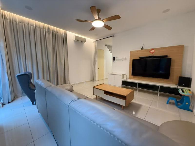 3-storey Terraced House for Rent in Lake Fields (Sungai Besi) - Jane Ng - Living Room - PropertyGuru.com.my