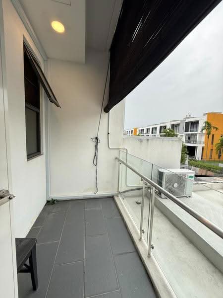 3-storey Terraced House for Rent in Lake Fields (Sungai Besi) - Jane Ng - Balcony - PropertyGuru.com.my