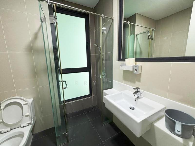 Kondominium untuk Disewa di The LIGHT COLLECTION II - Jerry Tan - Bathroom - PropertyGuru.com.my