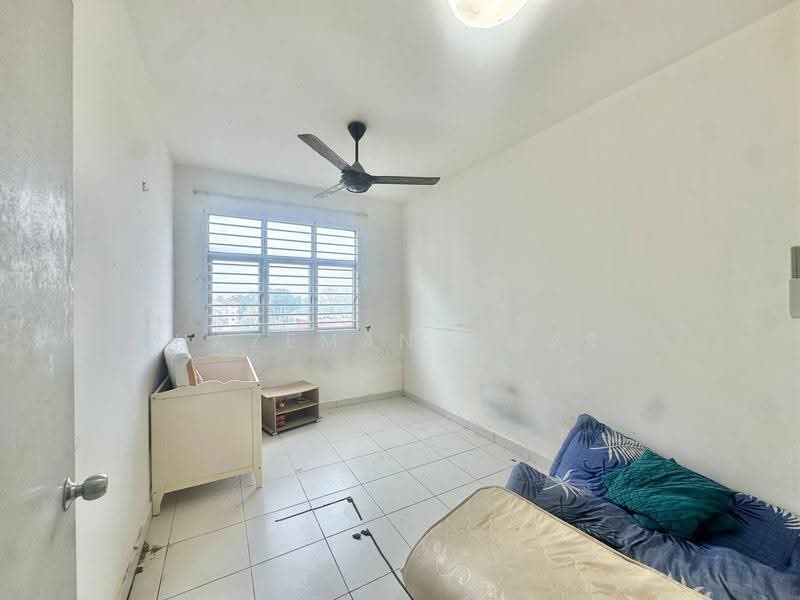 Apartment for Sale at Pangsapuri Seri Utama - Hazeman Omar - Bedroom - PropertyGuru.com.my