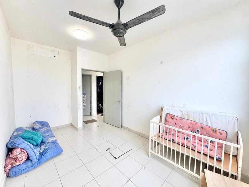 Apartment for Sale at Pangsapuri Seri Utama - Hazeman Omar - Living Room - PropertyGuru.com.my