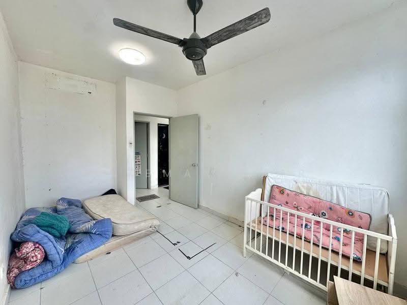 Apartment for Sale at Pangsapuri Seri Utama - Hazeman Omar - Bedroom - PropertyGuru.com.my