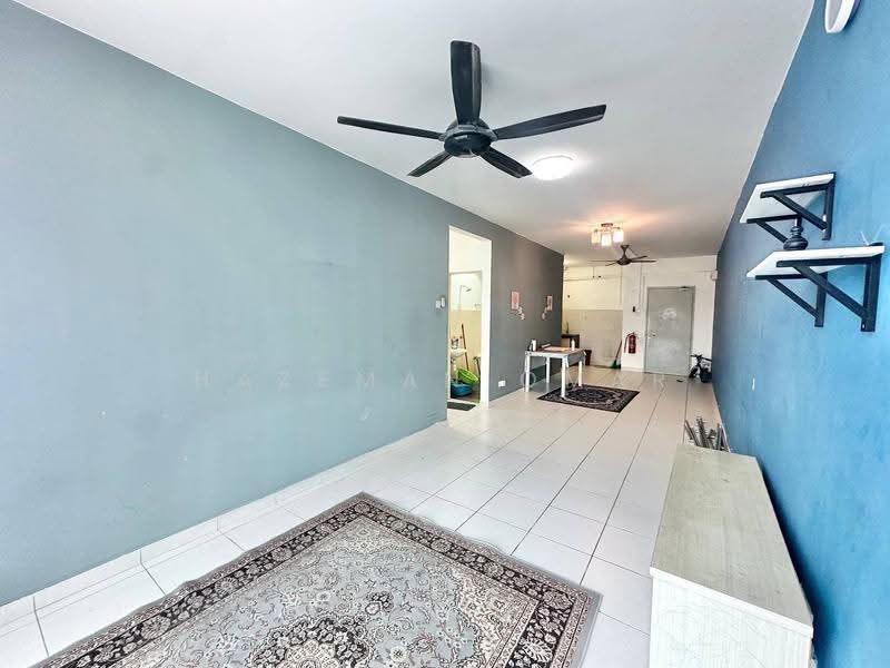 Apartment for Sale at Pangsapuri Seri Utama - Hazeman Omar - Living Room - PropertyGuru.com.my
