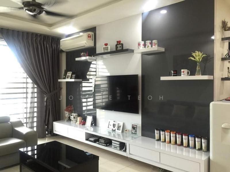 Kondominium untuk Dijual di Villa Tanjung (Tanjung Height) - Jossie Teoh - Living Room - PropertyGuru.com.my