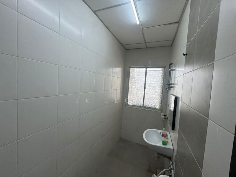 Office for Rent in Shah Alam (Selangor) - JK Leong - Bathroom - PropertyGuru.com.my
