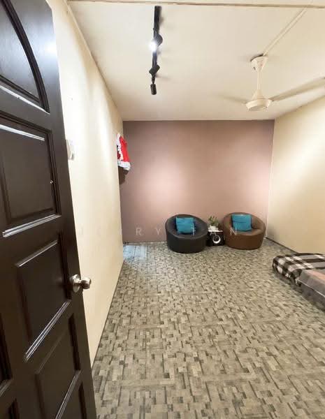 Flat for Rent at Taman Seri Damai - Jerry Tan - Living Room - PropertyGuru.com.my