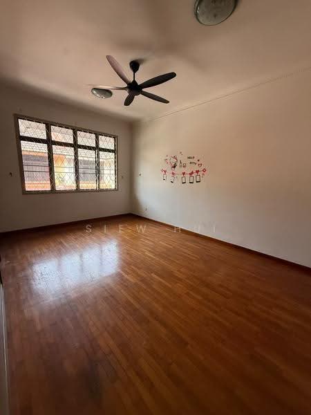 Semi-Detached House for Sale in Taman Sutera (Johor Bahru) - Siew Hui - Living Room - PropertyGuru.com.my