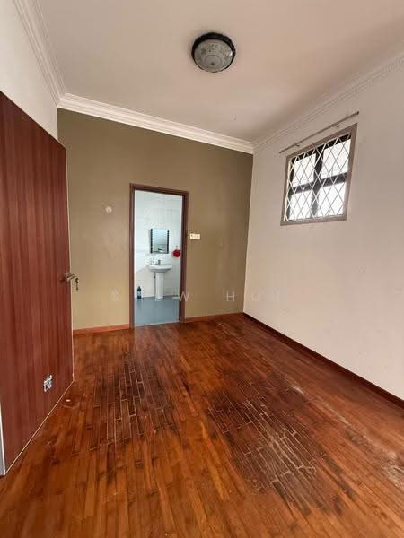Semi-Detached House for Sale in Taman Sutera (Johor Bahru) - Siew Hui - Bathroom - PropertyGuru.com.my