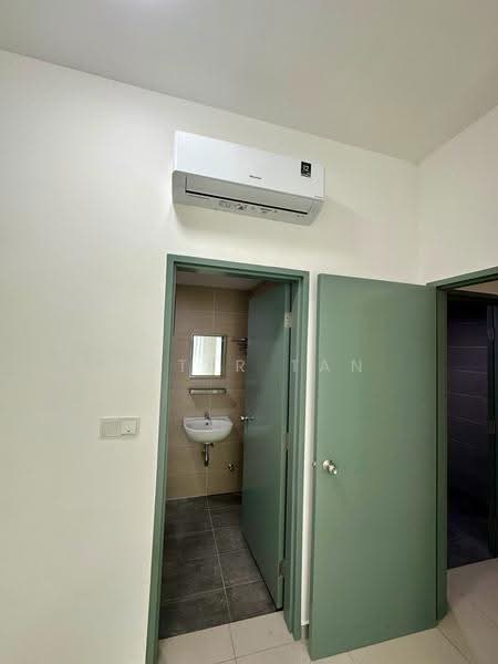 Service Residence for Rent at Parkland Residence @ Kajang 2 - Peter Tan - Bathroom - PropertyGuru.com.my