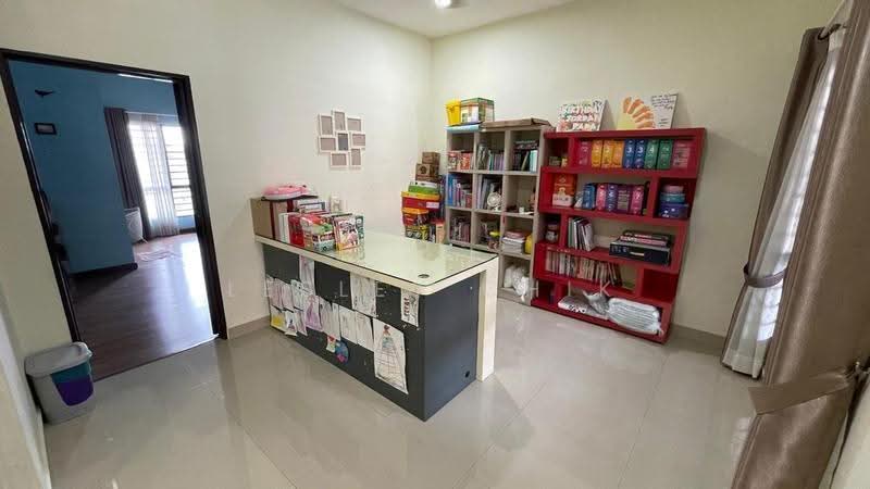Rumah Teres 3-Tingkat untuk Dijual di Taman Bukit Prima (Cheras) - Lesley Chik - Study - PropertyGuru.com.my