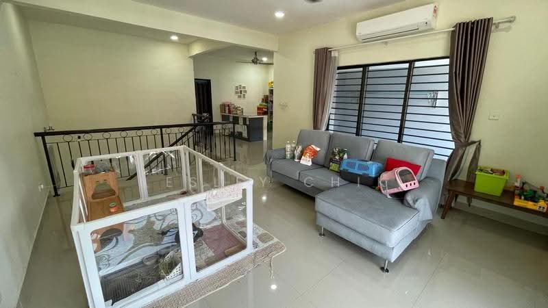 Rumah Teres 3-Tingkat untuk Dijual di Taman Bukit Prima (Cheras) - Lesley Chik - Living Room - PropertyGuru.com.my