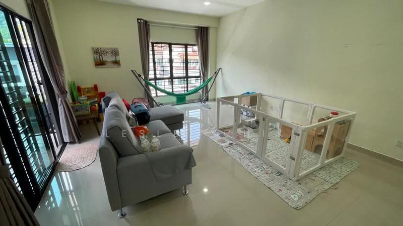 Rumah Teres 3-Tingkat untuk Dijual di Taman Bukit Prima (Cheras) - Lesley Chik - Living Room - PropertyGuru.com.my