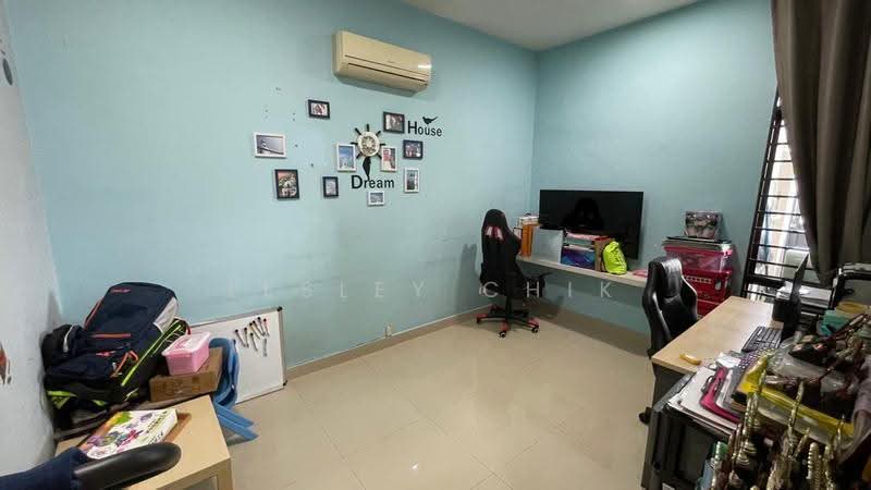 Rumah Teres 3-Tingkat untuk Dijual di Taman Bukit Prima (Cheras) - Lesley Chik - Study - PropertyGuru.com.my
