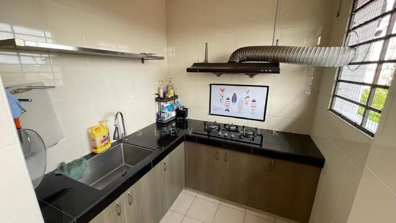 Rumah Teres 3-Tingkat untuk Dijual di Taman Bukit Prima (Cheras) - Lesley Chik - Kitchen - PropertyGuru.com.my