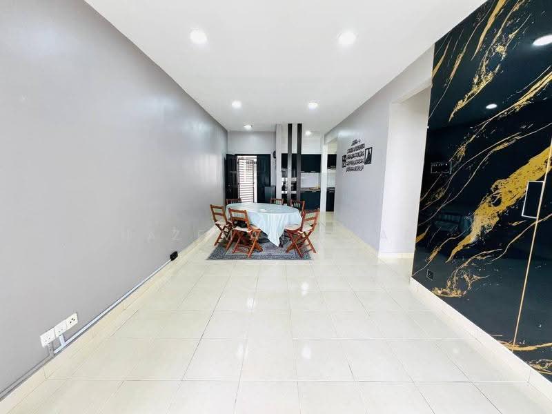 Kondominium untuk Dijual di Kristal Heights - Hazeman Omar - Dining Room - PropertyGuru.com.my