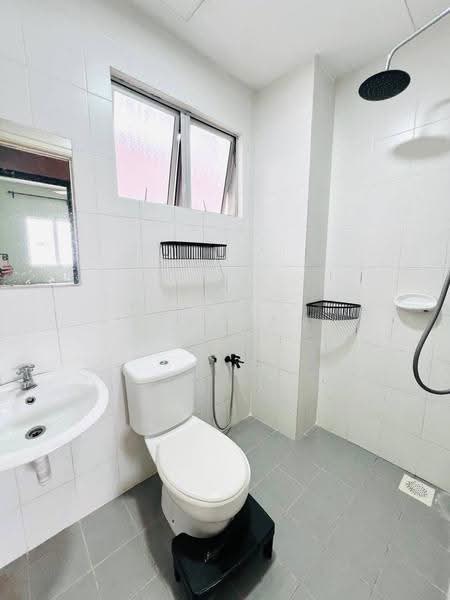 Kondominium untuk Dijual di Kristal Heights - Hazeman Omar - Bathroom - PropertyGuru.com.my