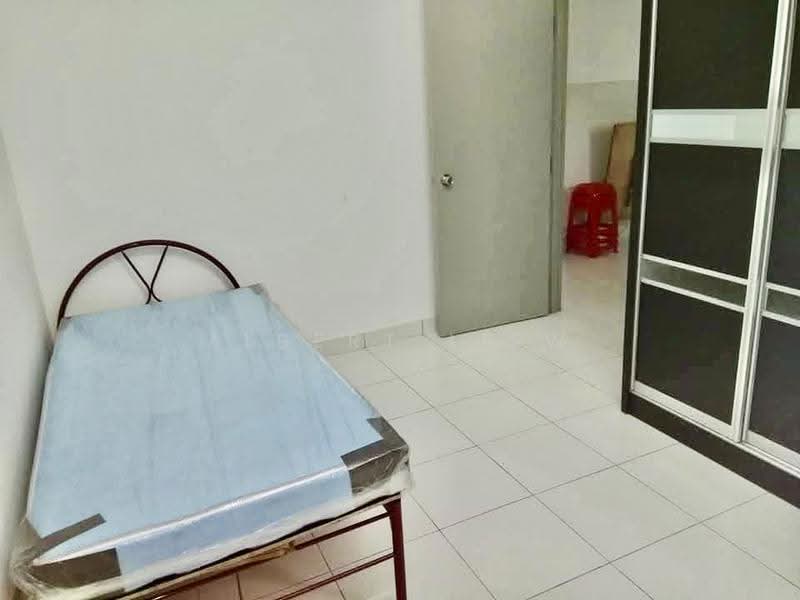 2-storey Terraced House for Sale in Jementah (Johor) - Albert Liew - Bedroom - PropertyGuru.com.my