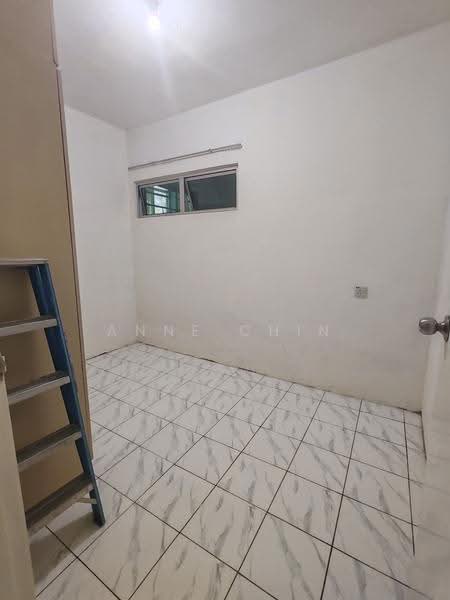 Apartment for Sale at University Condo Apartment 2 (UCA 2) - ANNE CHIN - Interior - PropertyGuru.com.my