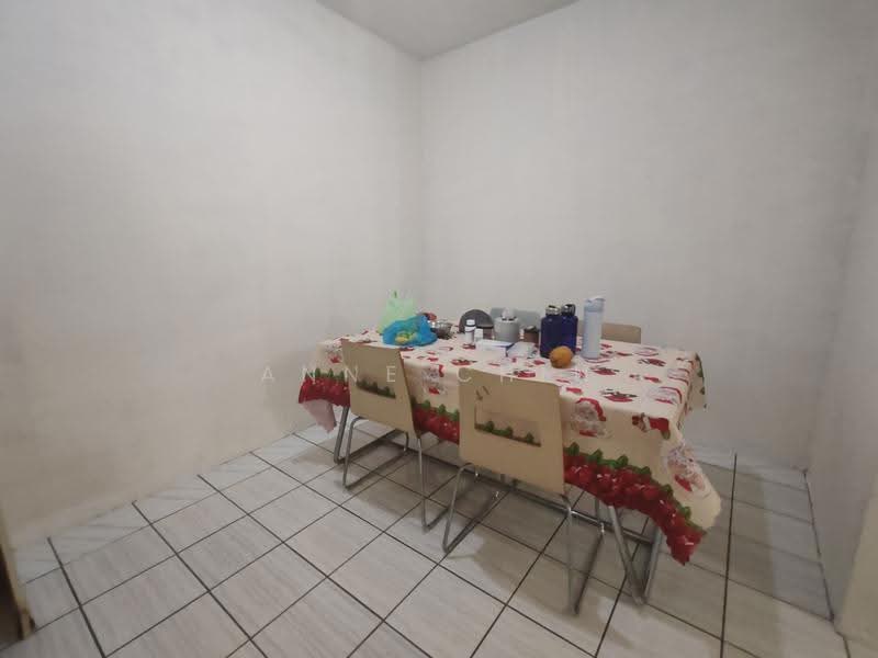 Apartment for Sale at University Condo Apartment 2 (UCA 2) - ANNE CHIN - Dining Room - PropertyGuru.com.my