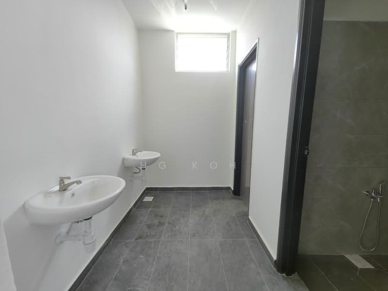 Kilang untuk Disewa di Ayer Keroh (Melaka) - HG KOH - Bathroom - PropertyGuru.com.my