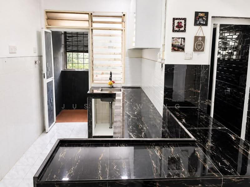 Flat for Sale at Pangsapuri Putra Impian - Justin Wong - Kitchen - PropertyGuru.com.my