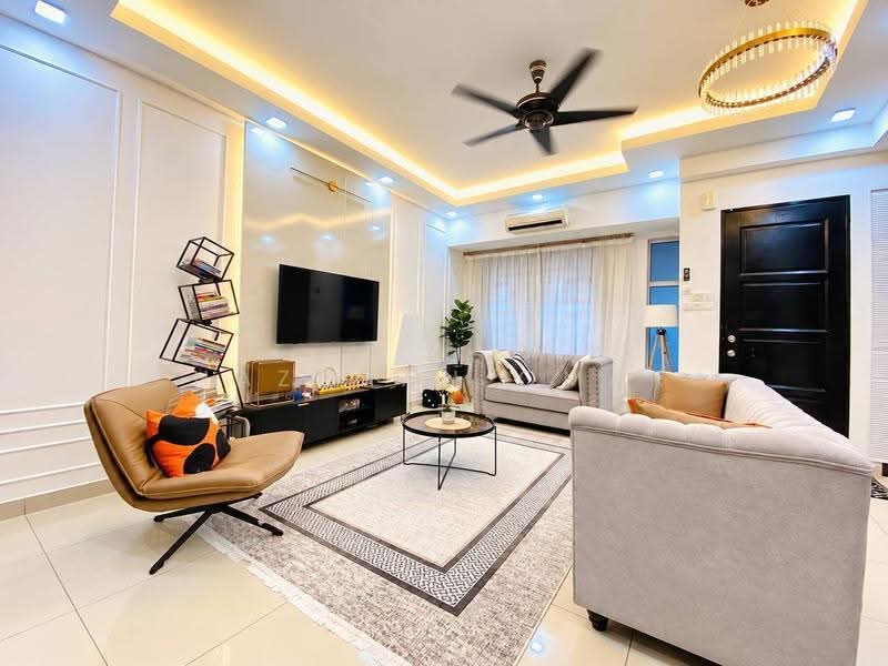 Rumah Teres 2-Tingkat untuk Dijual di Taman Mutiara Rinching (Semenyih) - Hazeman Omar - Living Room - PropertyGuru.com.my