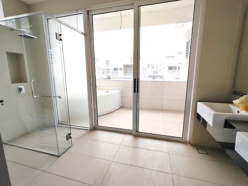 Bungalow House for Sale in Senibong (Permas Jaya) - Yoland . - Bathroom - PropertyGuru.com.my